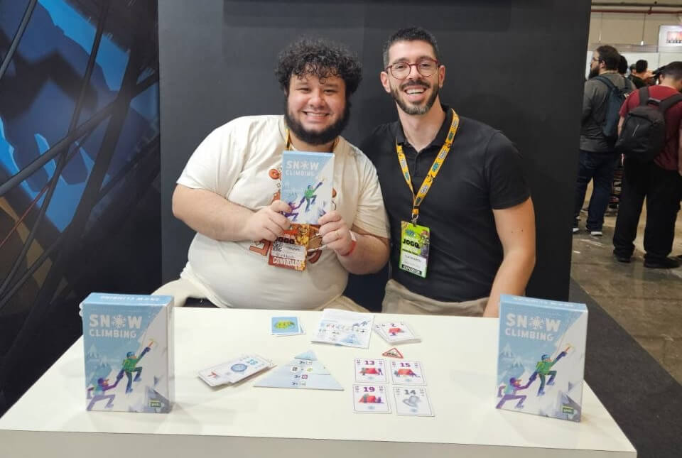 Gabriel Toschi and Yuri Morroni at the launch of Snow Climbing during Diversão Offline 2026